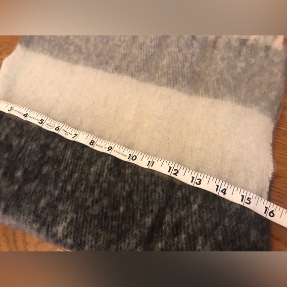 Sold! 🎈New Oversized long striped winter scarf with fringe - Picture 10 of 11